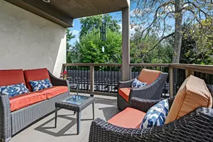 121 S Stough St, Hinsdale, IL 60521 - Photo 9