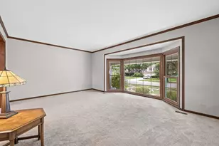 601 Menominee Ln, Naperville, IL 60563 - Photo 3