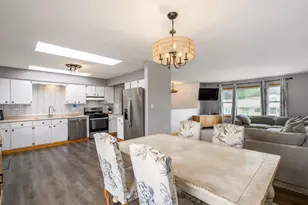 557 Delaware Trail, Carol Stream, IL 60188 - Photo 11