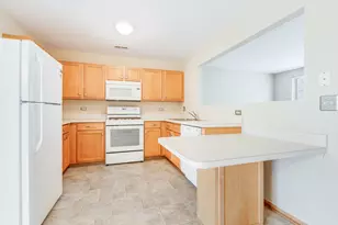 797 Serendipity Dr, Aurora, IL 60504 - Photo 5