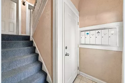 3435 W Berteau #3B, Chicago, IL 60618 - Photo 5