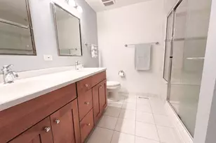 305 Stonefield Ct, Schaumburg, IL 60173 - Photo 9