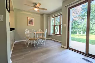 305 Stonefield Ct, Schaumburg, IL 60173 - Photo 5