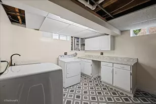 9522 Davis St, Franklin Park, IL 60131 - Photo 25