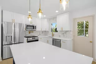 8119 Eastwood Ln, Woodridge, IL 60517 - Photo 9
