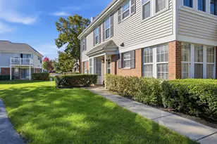 60 Winding Run Ln, Streamwood, IL 60107 - Photo 3