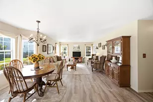 60 Winding Run Ln, Streamwood, IL 60107 - Photo 5