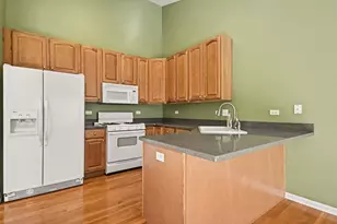 1392 Prairie View Pkwy, Cary, IL 60013 - Photo 9