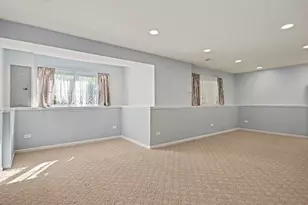 1392 Prairie View Pkwy, Cary, IL 60013 - Photo 17