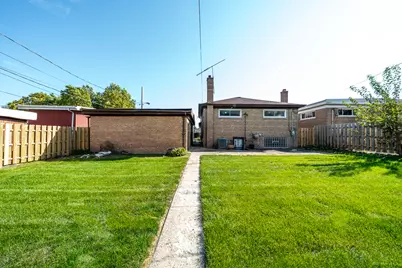 9016 S Constance Avenue, Chicago, IL 60617 - Photo 27