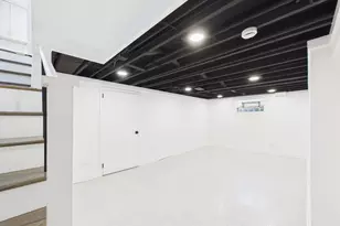 8714 S Merrill Ave, Chicago, IL 60617 - Photo 27