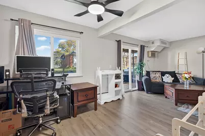 2407 E Brandenberry Court #1L, Arlington Heights, IL 60004 - Photo 7