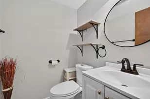 2407 E Brandenberry Ct, Arlington Heights, IL 60004 - Photo 13