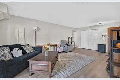 2407 E Brandenberry Court #1L, Arlington Heights, IL 60004 - Photo 5