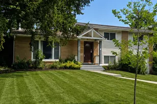 1534 Sequoia Ln, Darien, IL 60561 - Photo 1