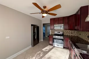 8825 S California Ave, Evergreen Park, IL 60805 - Photo 11