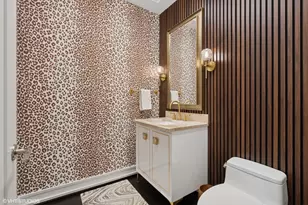 77 E Walton St, Chicago, IL 60611 - Photo 23