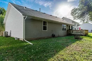 645 Winfield Dr, South Beloit, IL 61080 - Photo 5