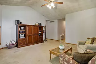 645 Winfield Dr, South Beloit, IL 61080 - Photo 17
