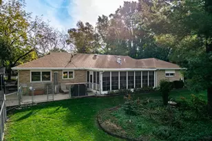 4917 Wayside Dr, McHenry, IL 60051 - Photo 9
