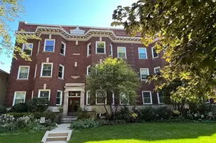 322 S Ridgeland Ave, Oak Park, IL 60302 - Photo 1