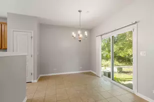 1420 Yellowstone Dr, Streamwood, IL 60107 - Photo 3