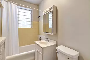 8612 Kimball Ave, Skokie, IL 60076 - Photo 9