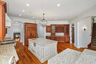 849 E Hillside Rd, Naperville, IL 60540 - Photo 9