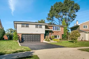 9248 S 89th Ave, Hickory Hills, IL 60457 - Photo 3