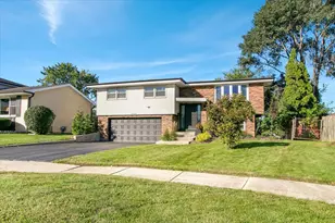 9248 S 89th Ave, Hickory Hills, IL 60457 - Photo 1