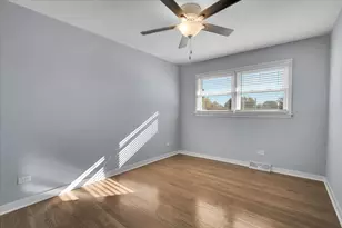 9248 S 89th Ave, Hickory Hills, IL 60457 - Photo 19
