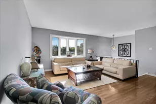 9248 S 89th Ave, Hickory Hills, IL 60457 - Photo 5