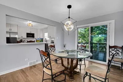 9248 S 89th Avenue, Hickory Hills, IL 60457 - Photo 9