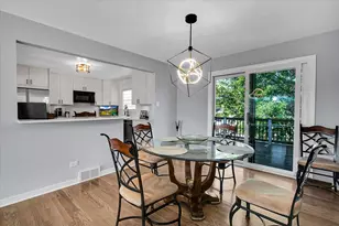 9248 S 89th Ave, Hickory Hills, IL 60457 - Photo 9