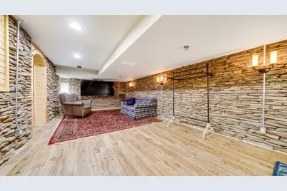 409 N State Street, Franklin Grove, IL 61031 - Photo 87