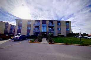 674 Pinecrest Dr, Prospect Heights, IL 60070 - Photo 1