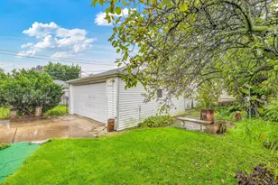 8216 N Caldwell Ave, Niles, IL 60714 - Photo 15