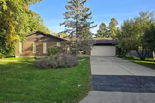 10852 W Fairbanks Ave, Beach Park, IL 60099 - Photo 1