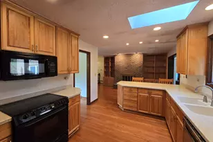 10852 W Fairbanks Ave, Beach Park, IL 60099 - Photo 5