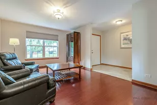 270 W Winding Trail Cir, Round Lake, IL 60073 - Photo 5