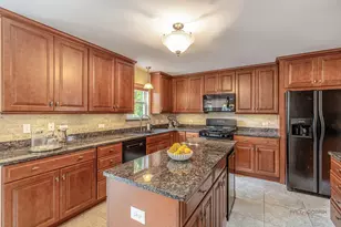 270 W Winding Trail Cir, Round Lake, IL 60073 - Photo 11