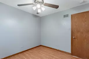7832 Lamon Ave, Burbank, IL 60459 - Photo 17