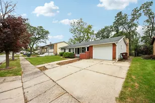 2625 Turtle Creek Dr, Hazel Crest, IL 60429 - Photo 3