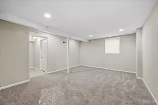 2S759 Winchester Circle, Warrenville, IL 60555 - Photo 17