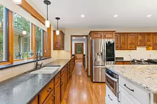 390 Grandview Ave, Glen Ellyn, IL 60137 - Photo 19