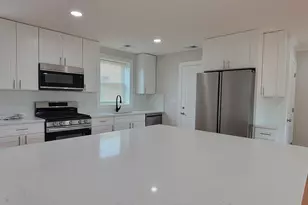 2840 W Arthur St, Chicago, IL 60645 - Photo 3
