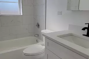 2840 W Arthur St, Chicago, IL 60645 - Photo 7