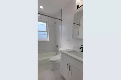 2840 W Arthur Street #2W, Chicago, IL 60645 - Photo 11