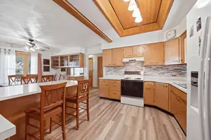 408 Sunset Ln, Mount Morris, IL 61054 - Photo 7