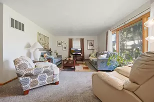 408 Sunset Ln, Mount Morris, IL 61054 - Photo 11